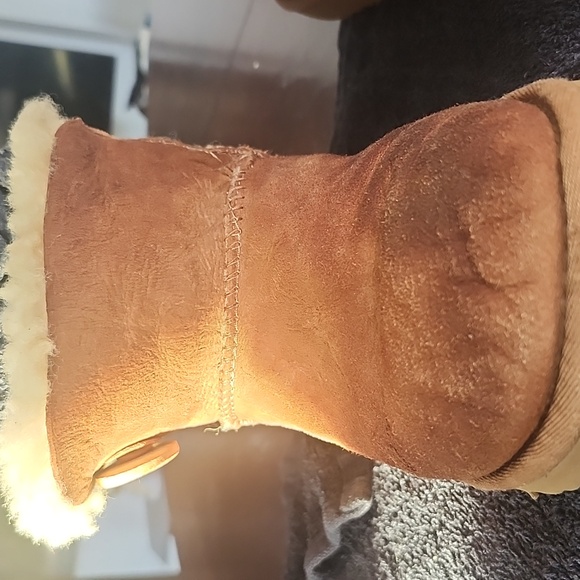 Ugg   short boats size 6 US - Picture 10 of 11